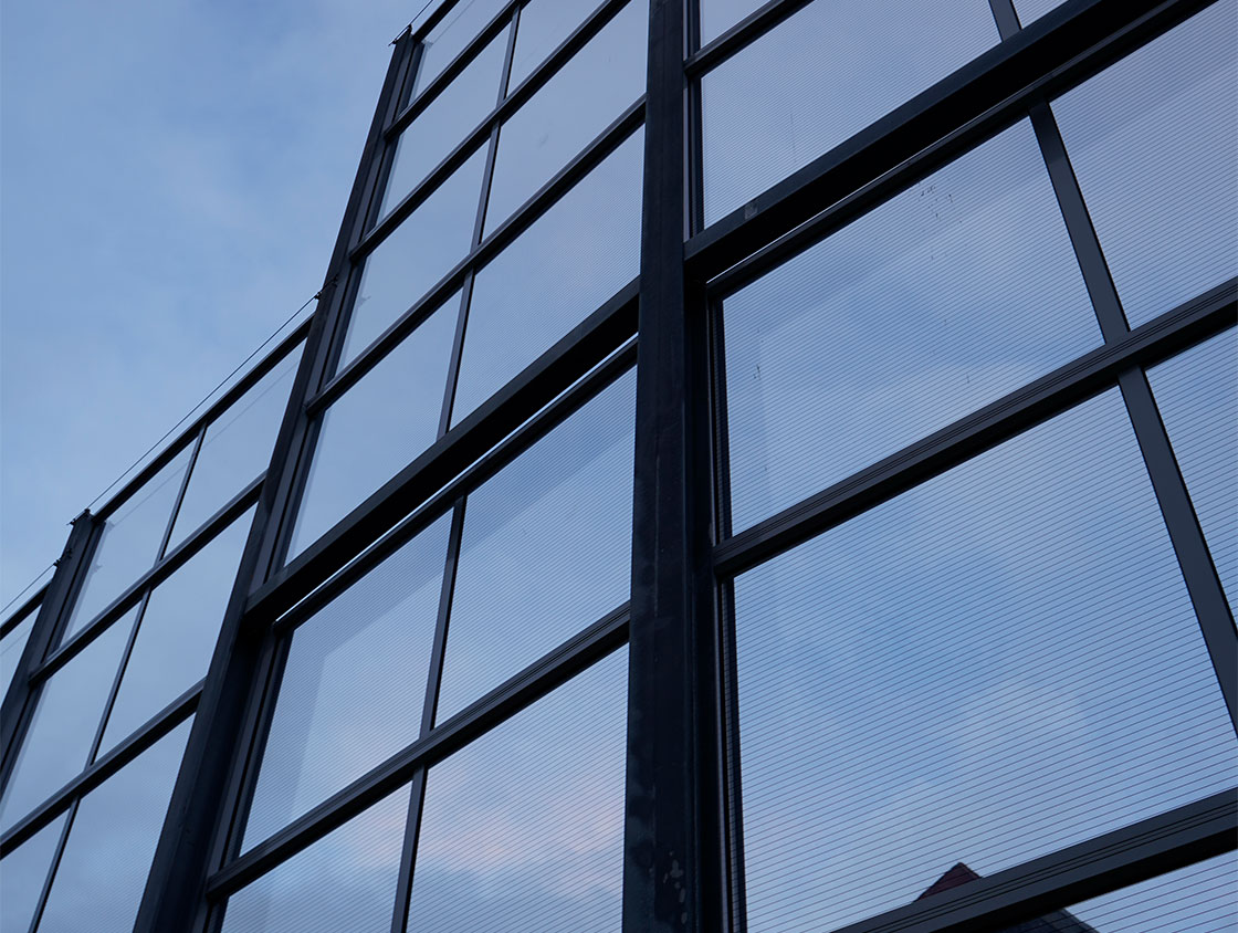 Aufbau der Lärmschutzwand aus Glas in Dortmund